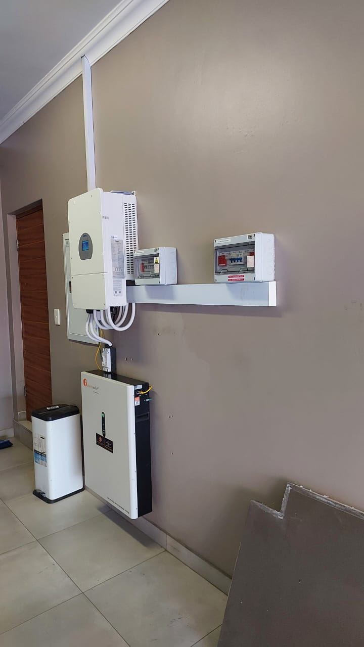 Hybrid inverter and battery wall