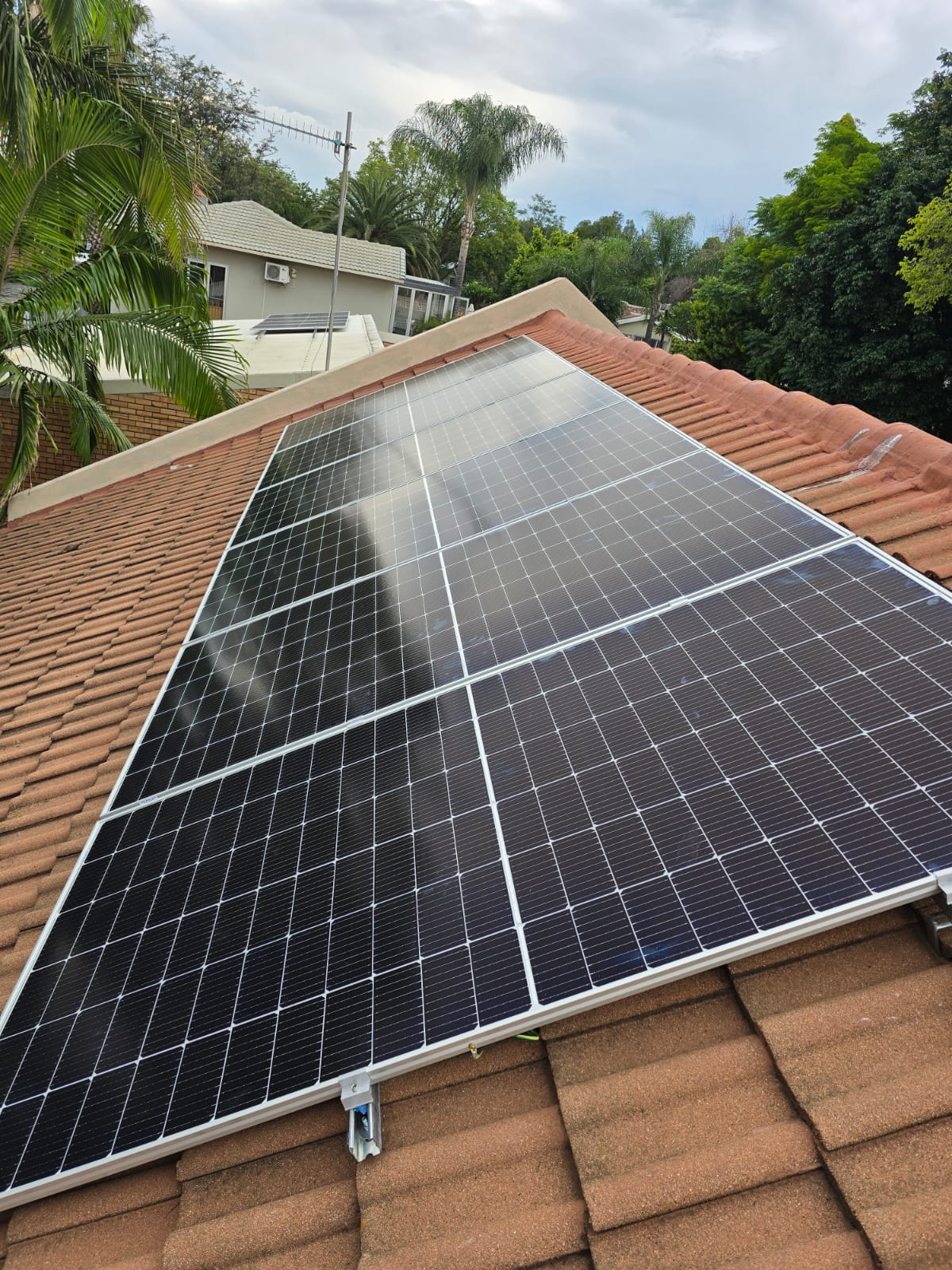Residential rooftop solar array